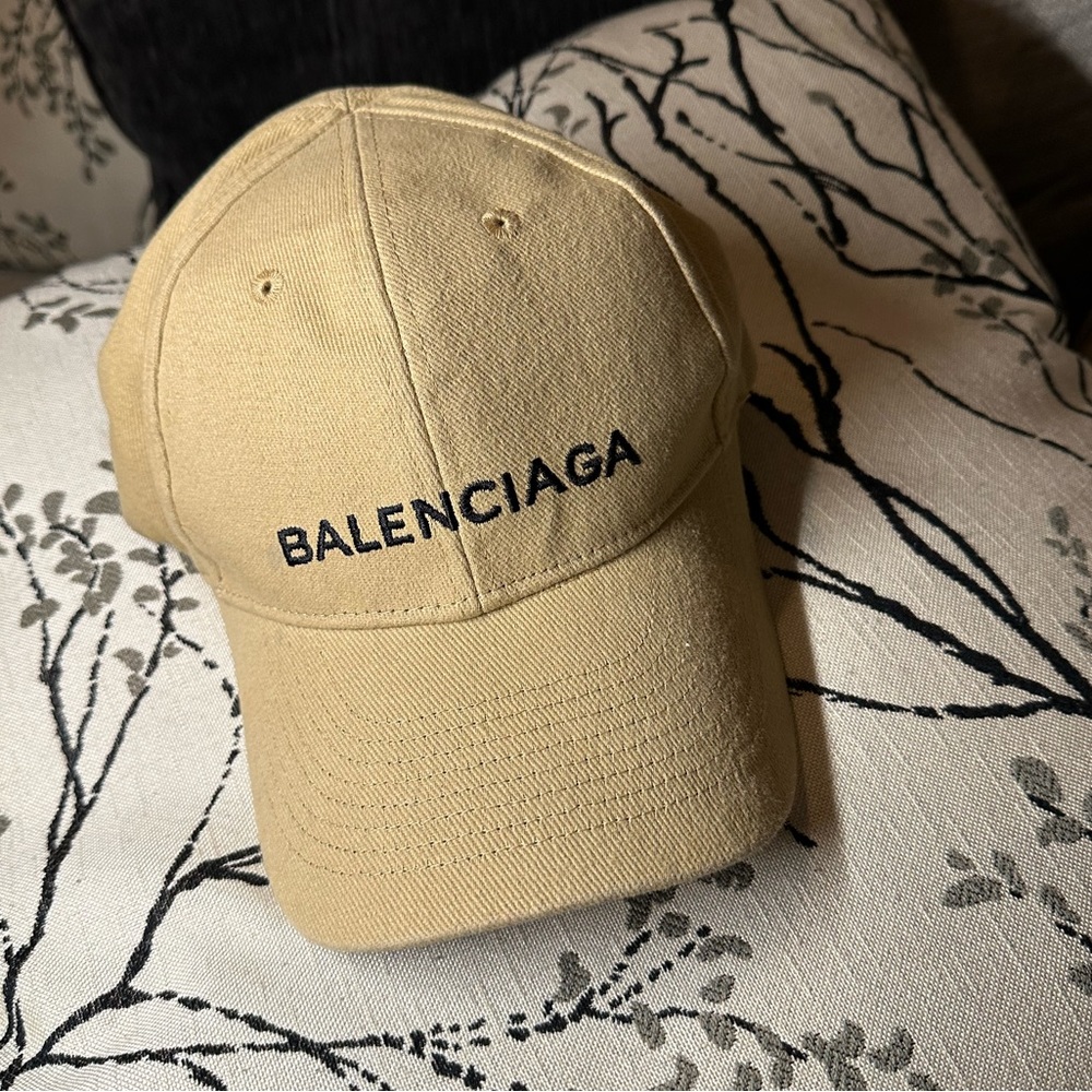 Balenciaga adjustable hat